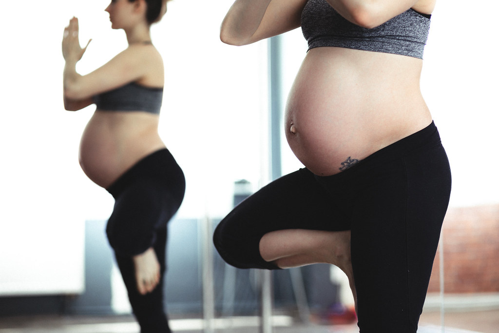 Having a baby in the U.S. does not give parents a green card